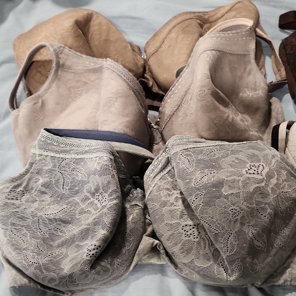 Lot Of 5 Cacique Bras 42F